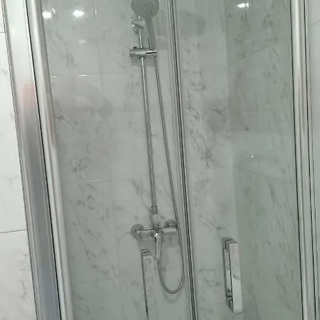 Caleton Alhambra Apartment *